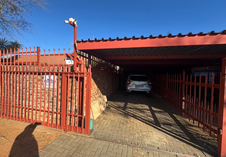 3 Bedroom Property for Sale in Langenhovenpark Free State